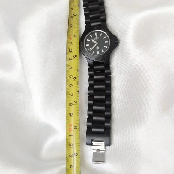 WeWood "Date" dark mahogany watch - Picture 7 of 7